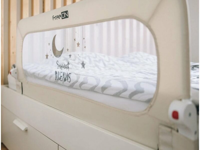 Portable bed rail guard