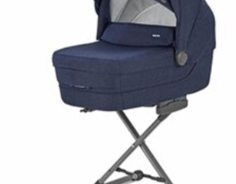 Inglesina bassinet with stand